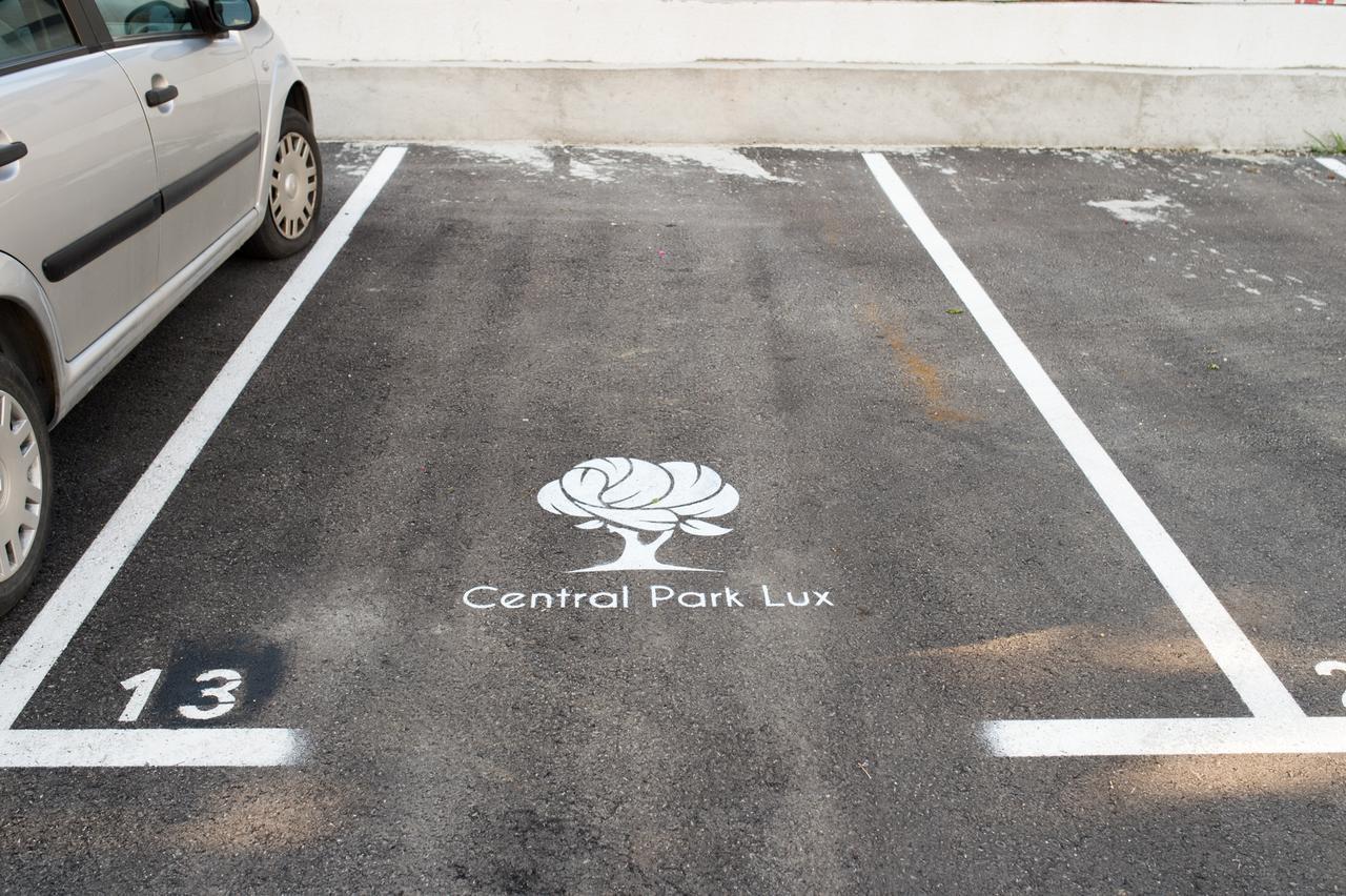 Central Park Lux Arandjelovac Dış mekan fotoğraf